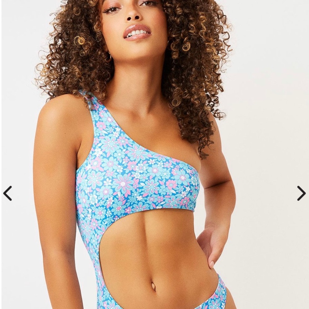 💙Frankies bikinis cash one piece💙